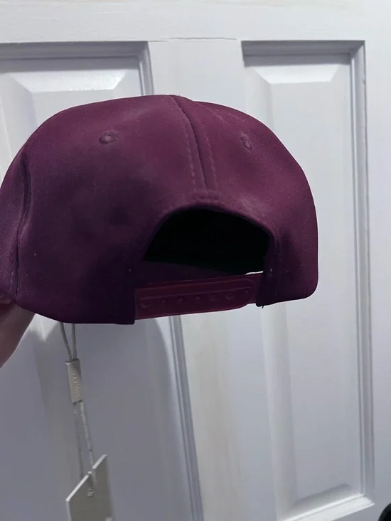 Soia & Kyo Plum Cap with Metal Logo Plaque - Picture 4 of 5